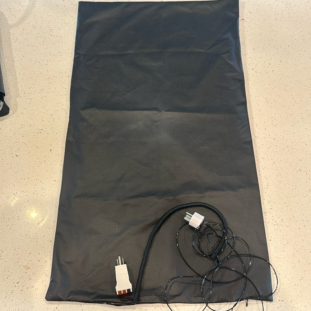 Earthing Sleep Mat and King Size Pillow Case